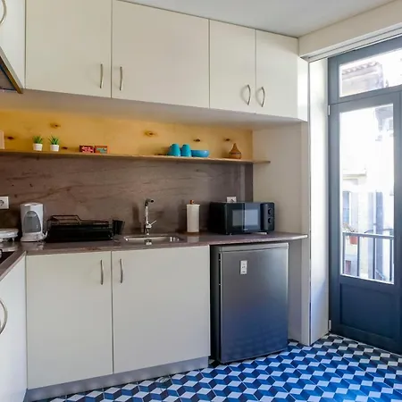 Oliveira Apartment's *