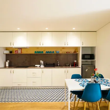 Апартаменты Oliveira Apartment's