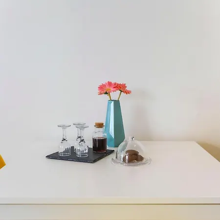 Oliveira Apartment's *